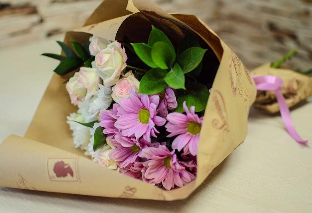 Букет цветов из: Розы и Хризантемы в Камбилеевском