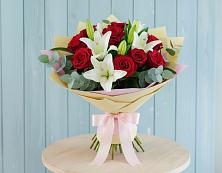 Букет цветов из:  Лилии и Розы #REPLACE_PRED# Камбилеевском