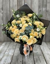 Букет цветов из:  Розы и Лизиантусы #REPLACE_PRED# Камбилеевском