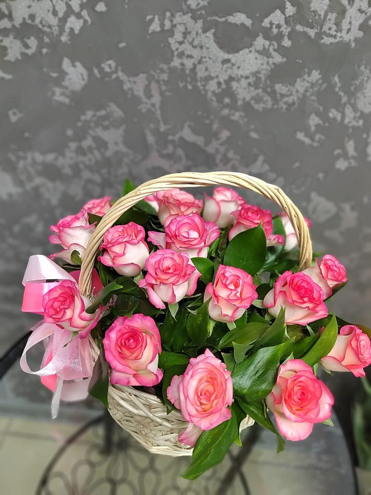 Цветочная композиция из Розы в корзине в Камбилеевском