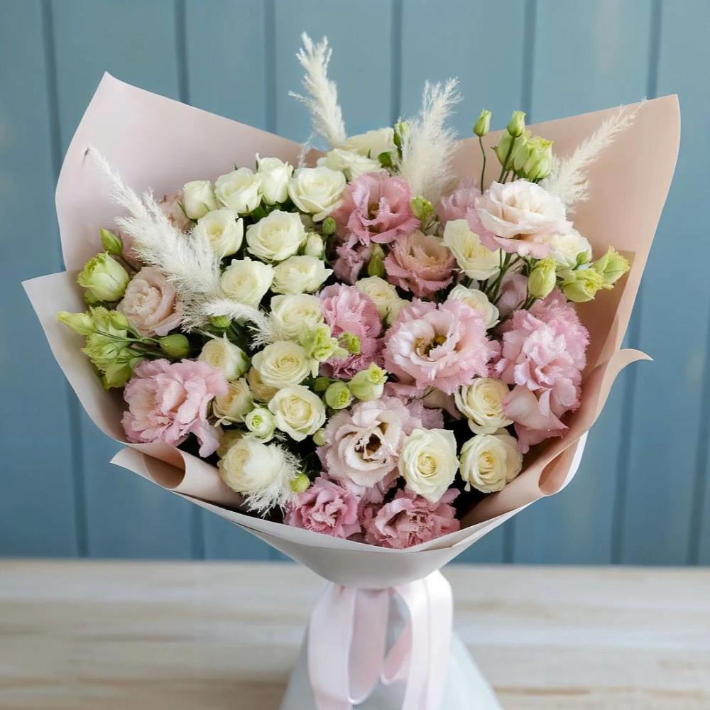 Букет цветов из: Альстромерии и Розы в Камбилеевском