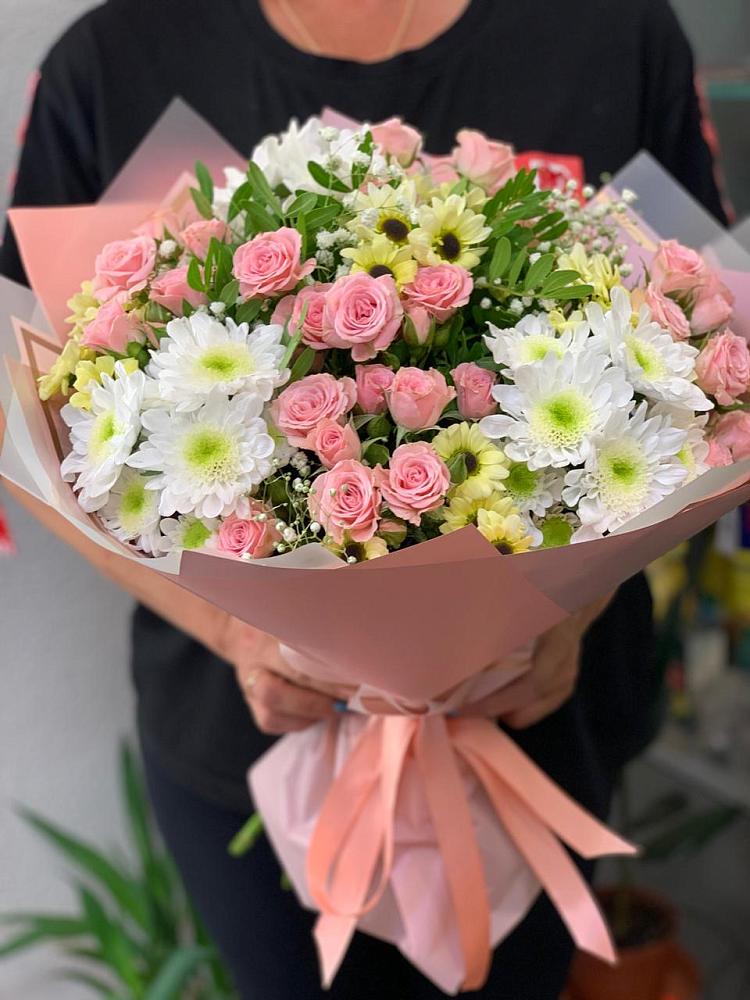 Букет цветов из: Розы и Хризантемы в Камбилеевском