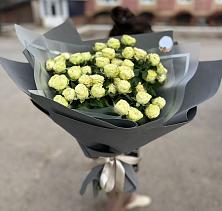 Букет Белые кустовые розы Солинеро в Камбилеевском