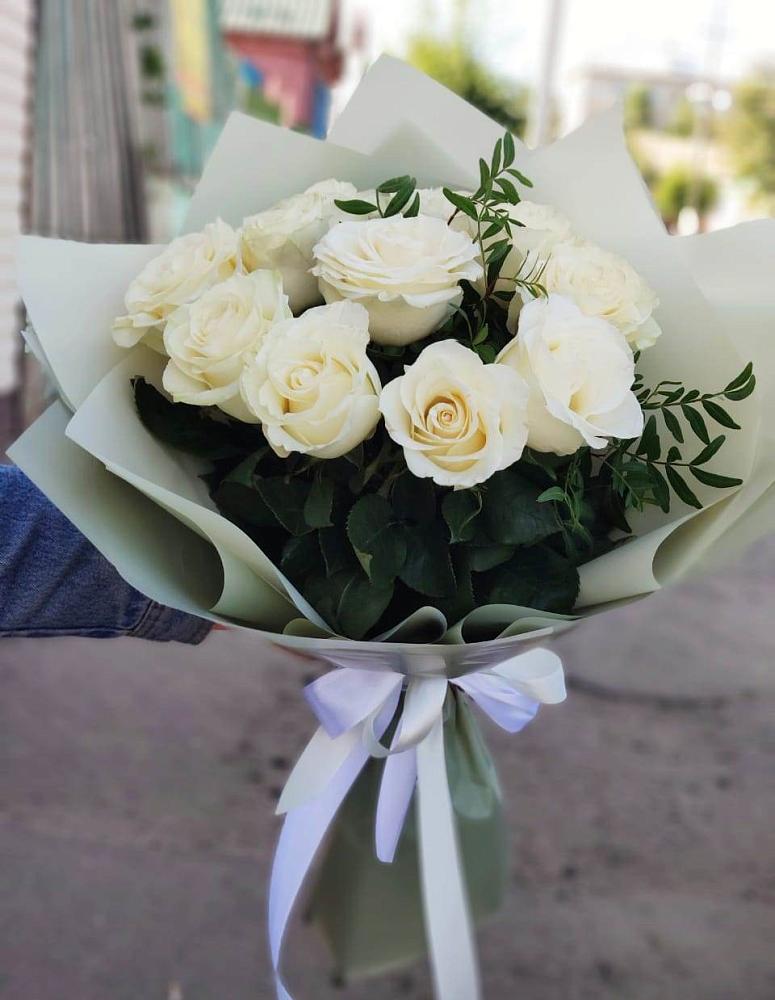 Букет Белые розы Проуд в Камбилеевском