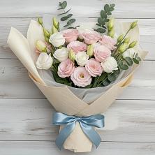 Букет цветов из:  Лизиантусы в Камбилеевском