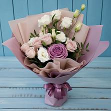 Букет цветов из:  Розы и Лизиантусы в Камбилеевском