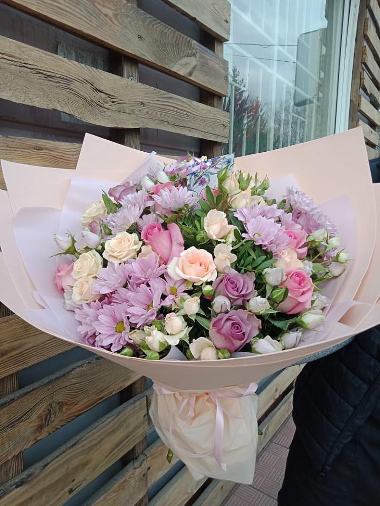 Букет цветов из: Розы и Хризантемы в Камбилеевском