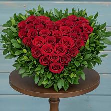 Цветочная композиция из Розы в виде сердца в Камбилеевском