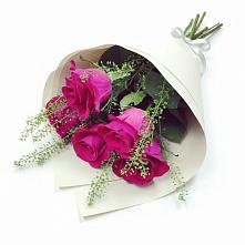 Букет цветов из:  Розы в Камбилеевском