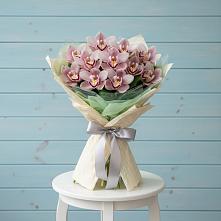 Букет цветов из:  Орхидеи и Розы в Камбилеевском