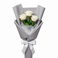 Букет 3 белые розы в Камбилеевском