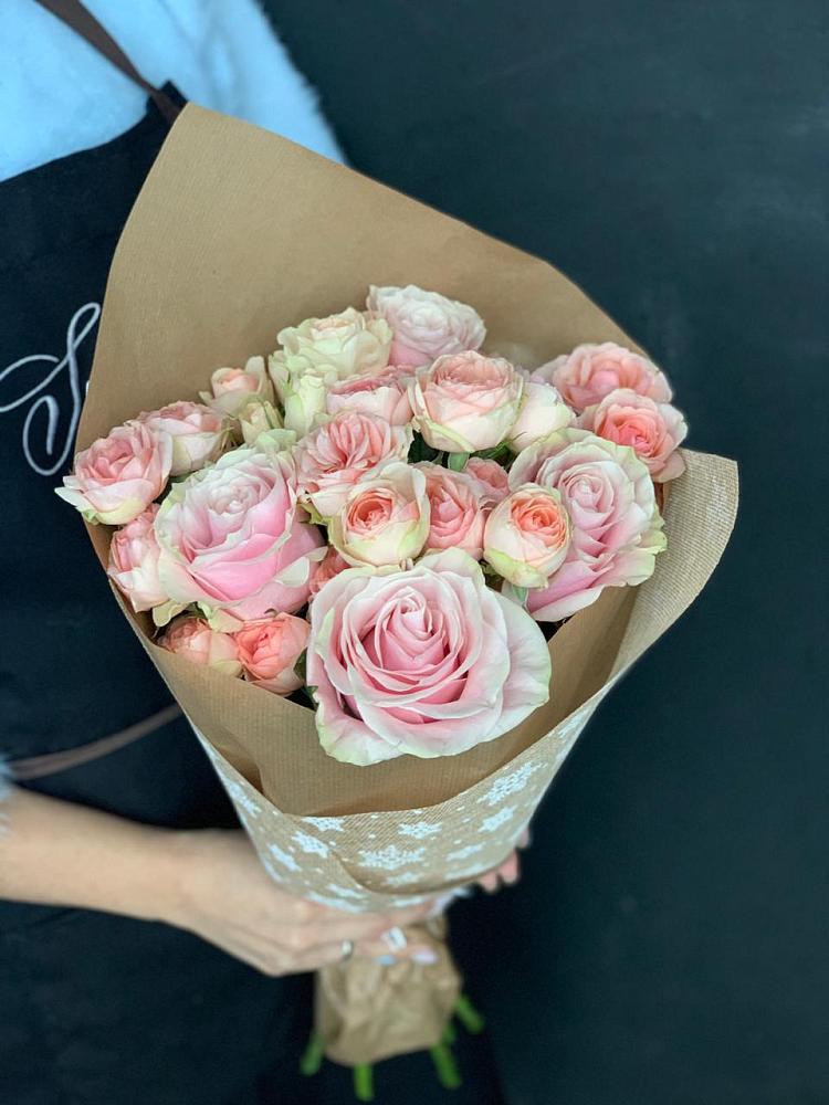 Букет цветов из: Хризантемы и Розы в Камбилеевском