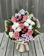 Букет цветов из:  Альстромерии, Гвоздики, Розы и Хризантемы в Камбилеевском