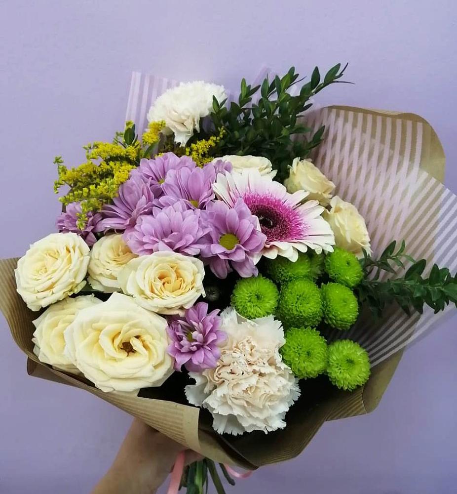 Букет цветов из: Хризантемы, Розы, Гвоздики и Герберы в Камбилеевском