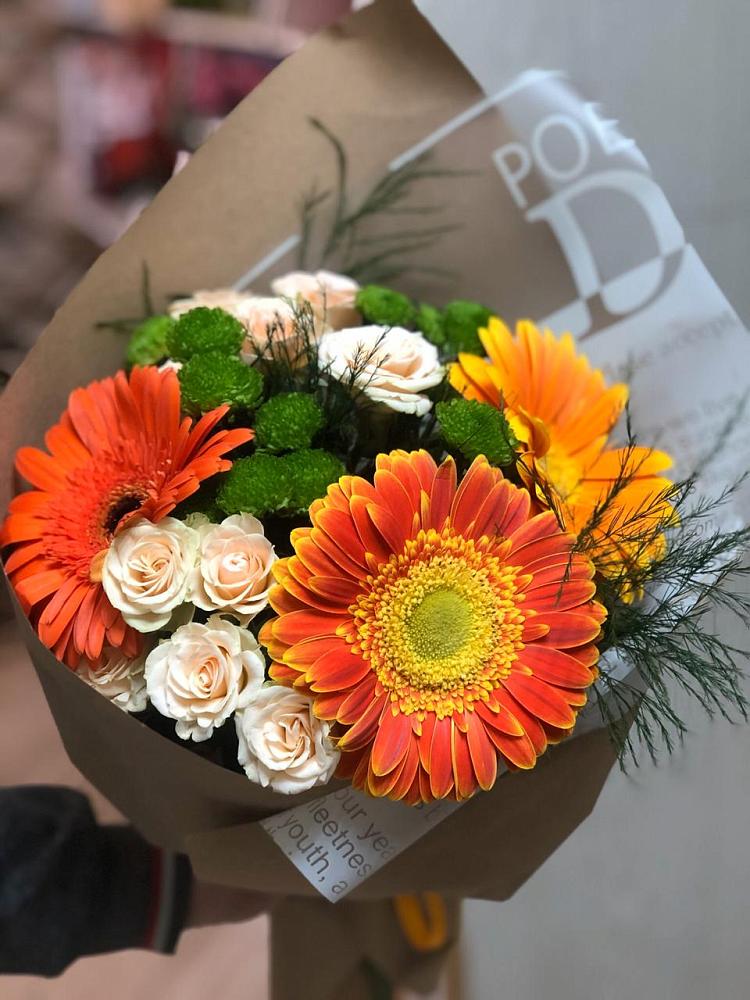 Букет цветов из: Герберы, Хризантемы и Розы в Камбилеевском