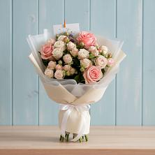 Букет цветов из:  Розы в Камбилеевском