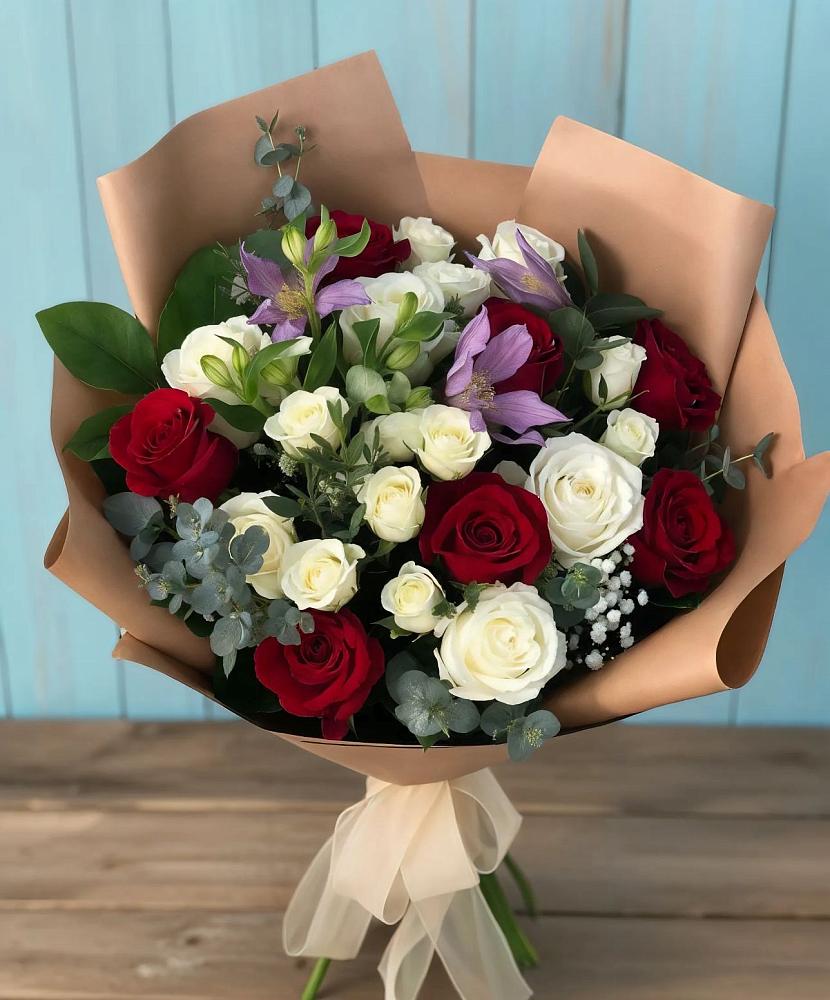 Букет цветов из: Розы и Альстромерии в Камбилеевском